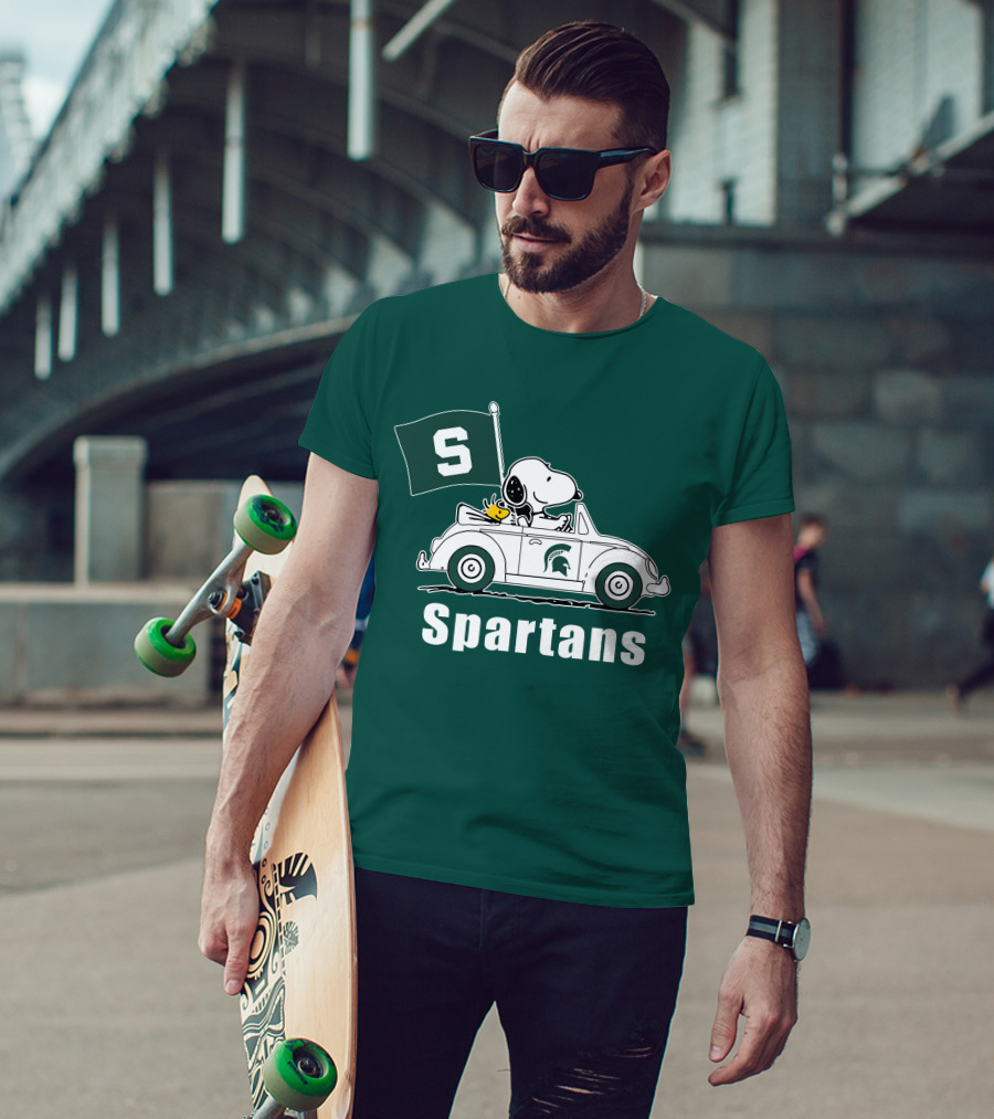 Snoopy Driving With Michigan State Spartans Flag T-Shirt