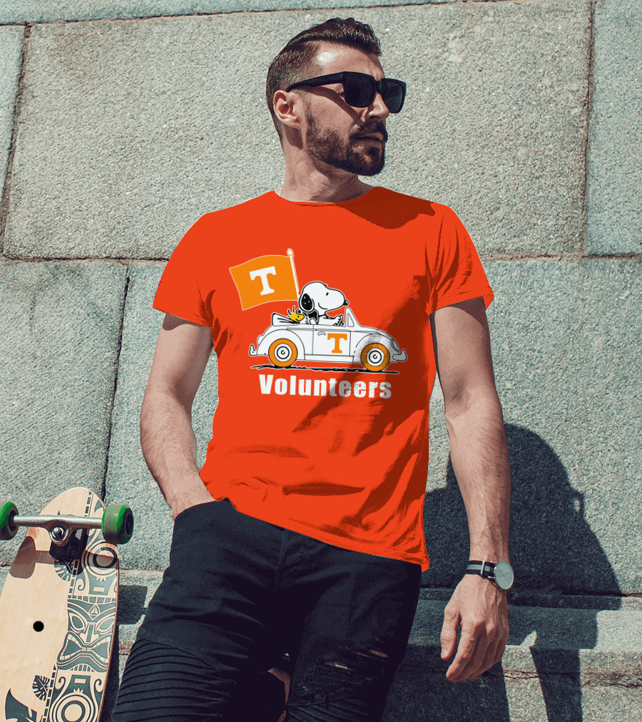 Tennessee Volunteers Snoopy Driving With T Flag T-Shirt