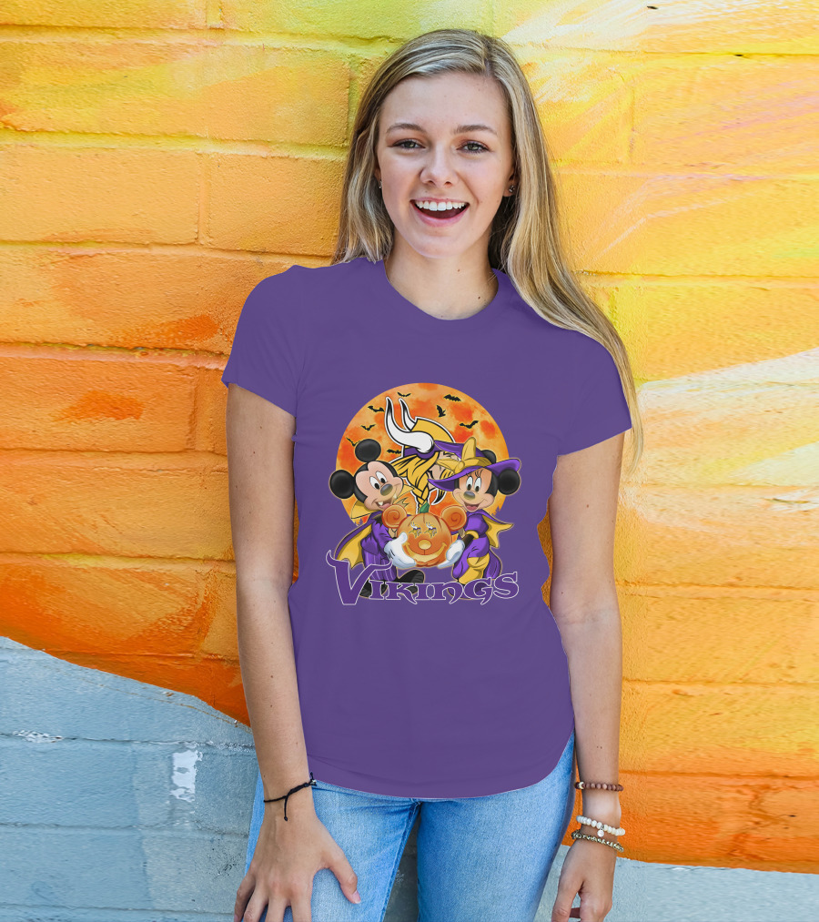 Vikings Halloween Mickey Mouse And Minnie Mouse Football Pumpkin T-Shirt