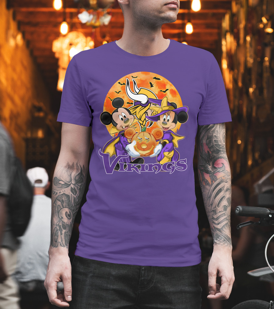 Vikings Halloween Mickey Mouse and Minnie Mouse Football Pumpkin T-Shirt