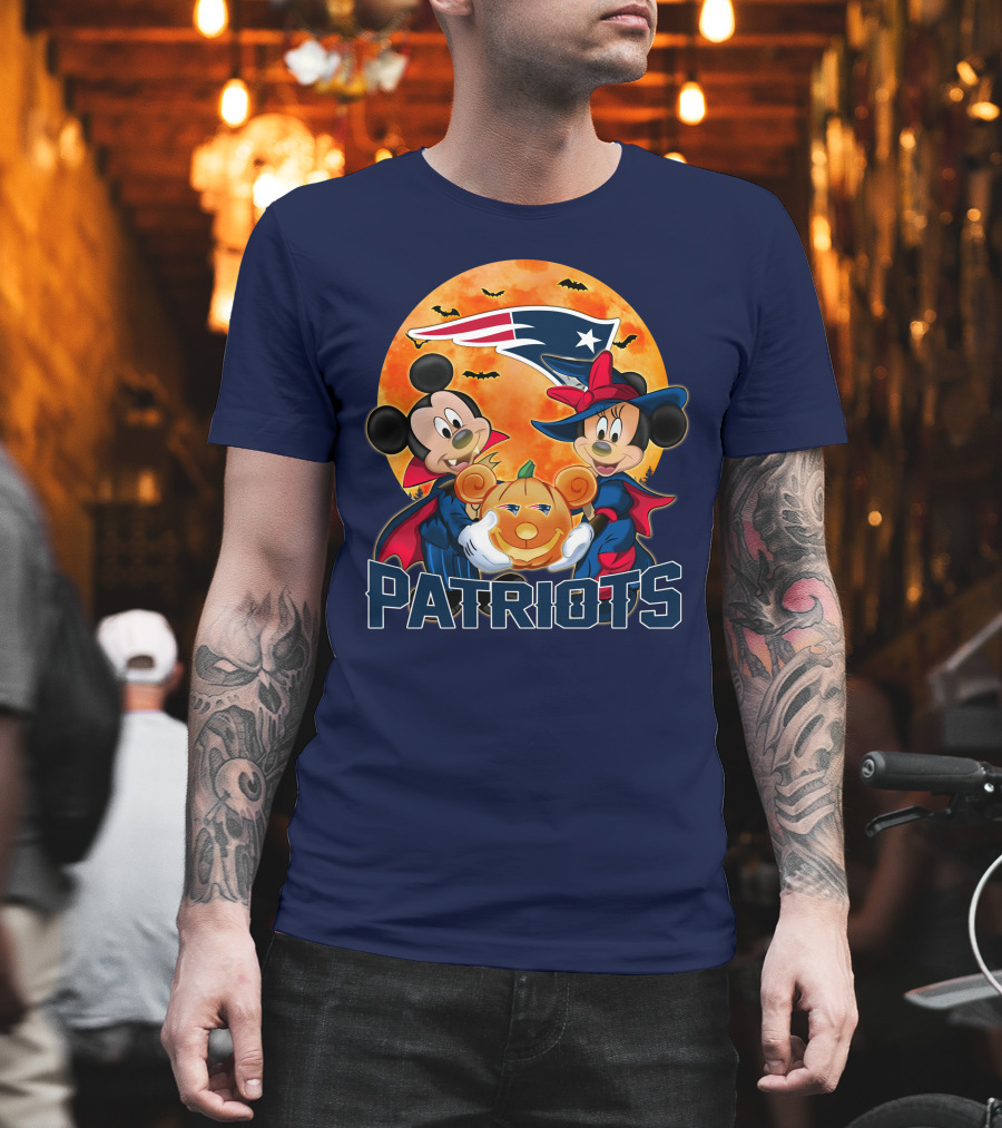 Patriots Halloween Mickey Mouse And Minnie Mouse With Pumpkin And New England Football T-Shirt