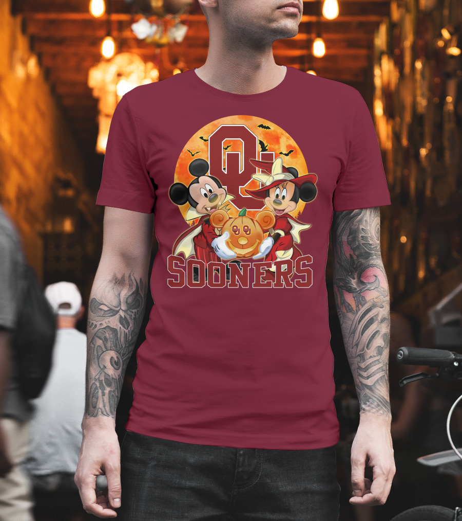 Oklahoma Sooners Mickey Mouse and Minnie Mouse Halloween Pumpkin Moon Bats T-Shirt
