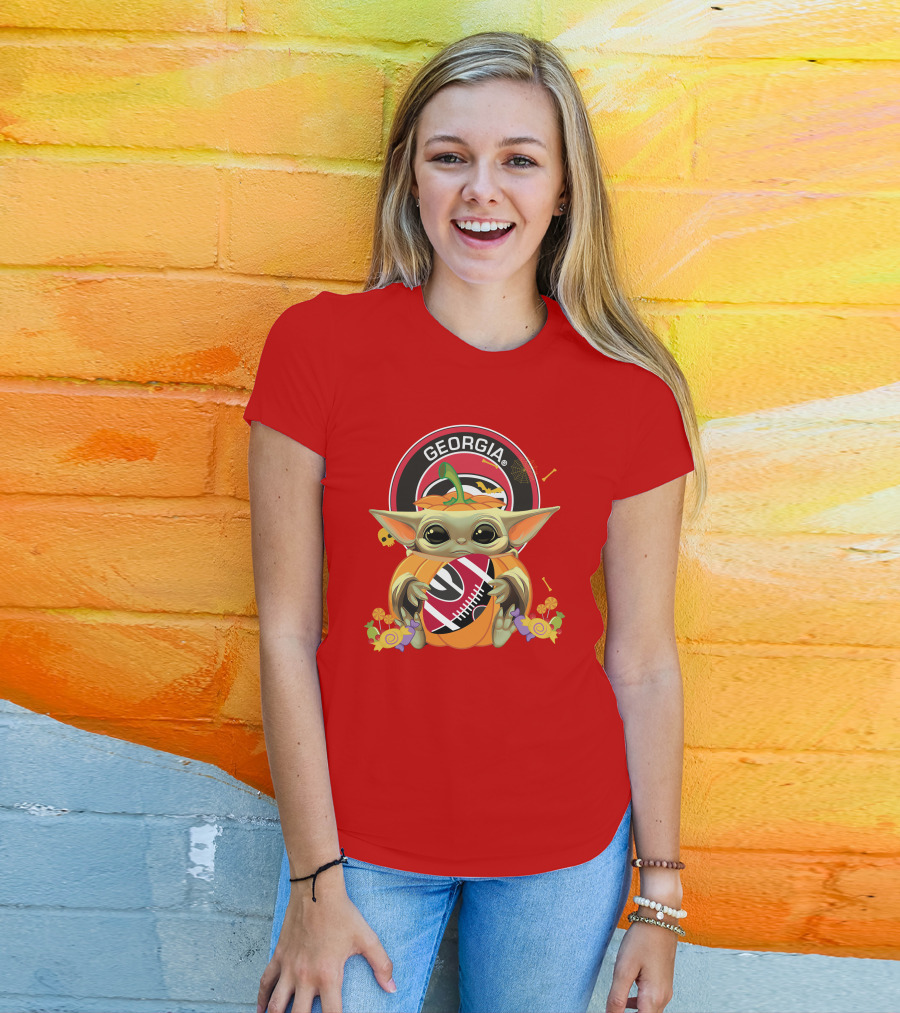 Halloween Pumpkin Baby Yoda Georgia Bulldogs Hug T-Shirt