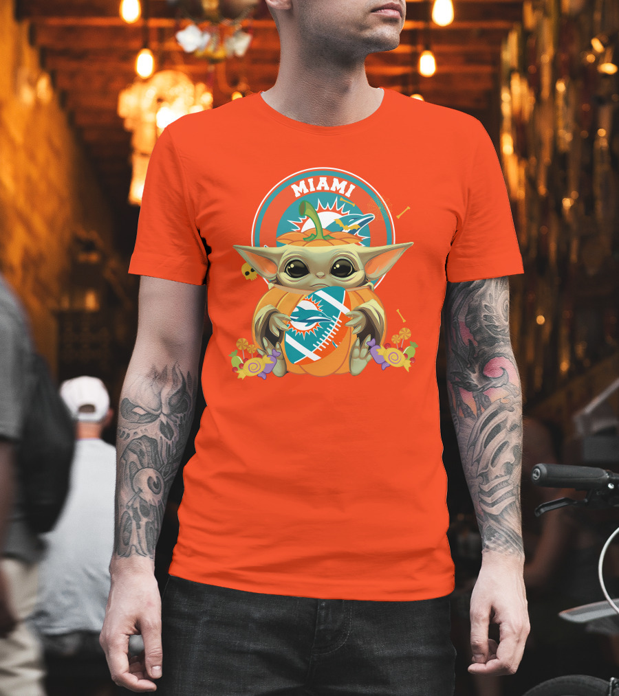 Halloween Pumpkin Baby Yoda Miami Dolphins Hug Football Candy Skulls T-Shirt