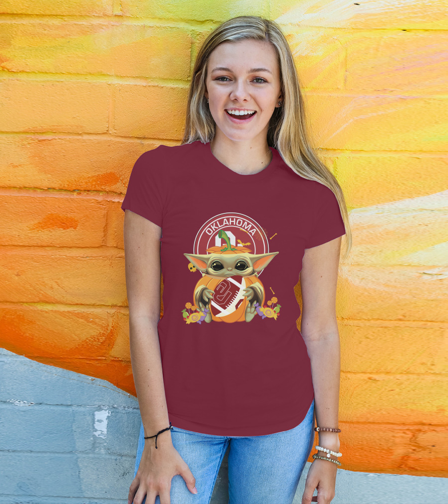 Halloween Pumpkin Baby Yoda Hug Oklahoma Sooners Football T-Shirt