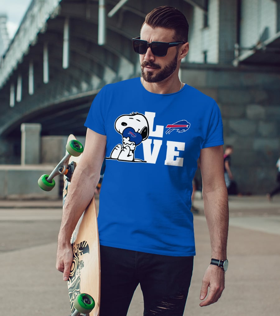 Snoopy Holding Heart Buffalo Bills Love T-Shirt