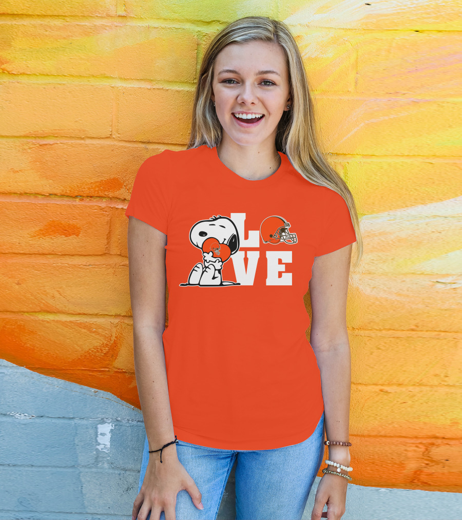 Snoopy Love Cleveland Browns Football Helmet T-Shirt