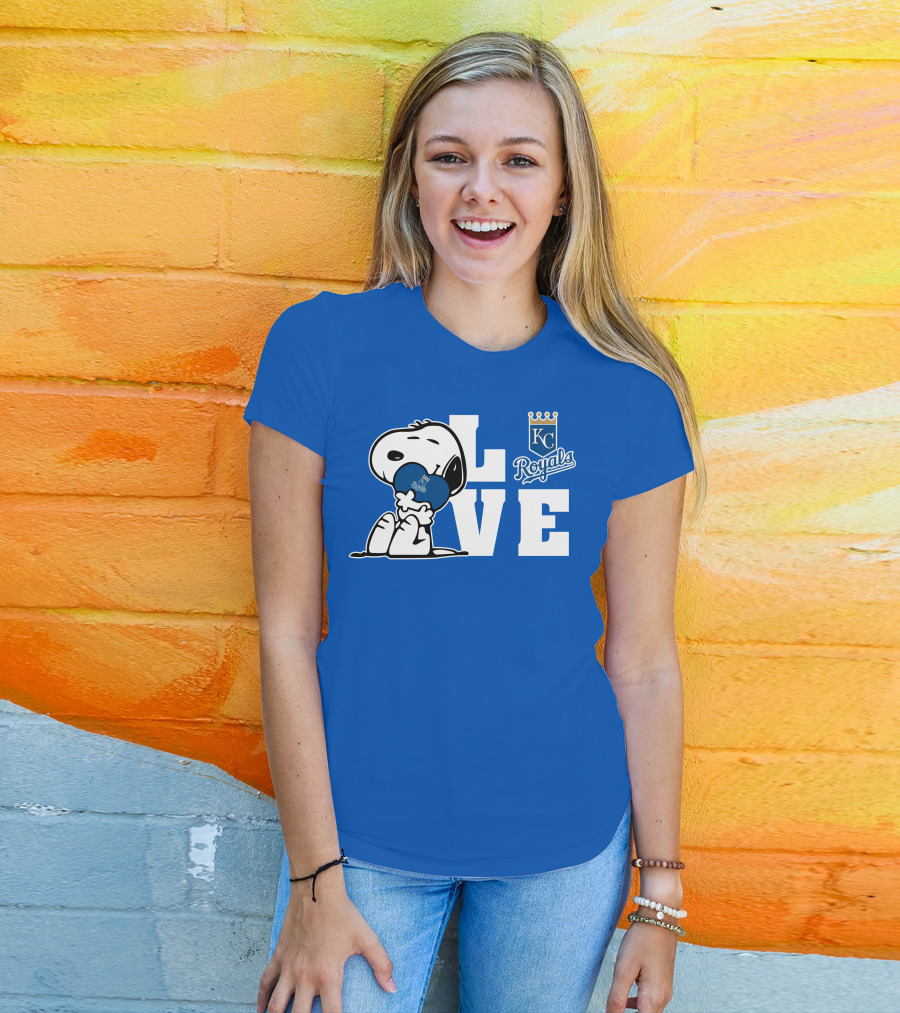 Snoopy Love Kc Royals With Heart T-Shirt