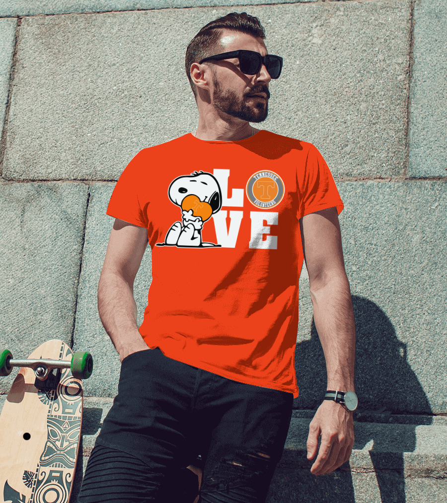 Snoopy Love Tennessee Volunteers Logo Peanuts Football Fan T-Shirt