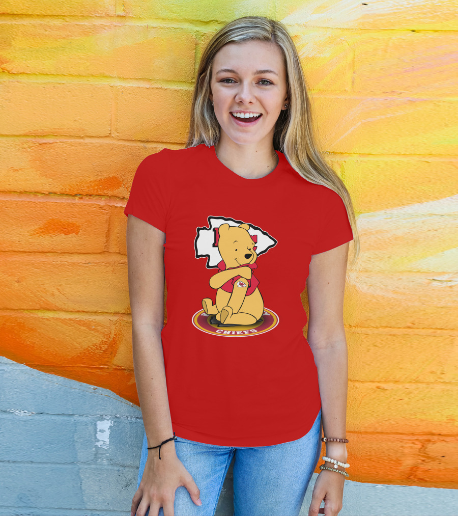 Kansas City Chiefs Winnie The Pooh Sitting On T-Shirt