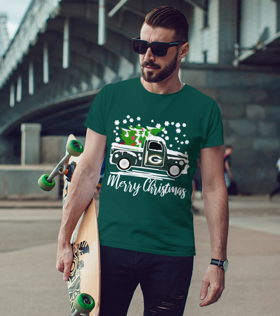 Green Bay Packers Vintage Truck With Christmas Tree Merry Christmas T-Shirt