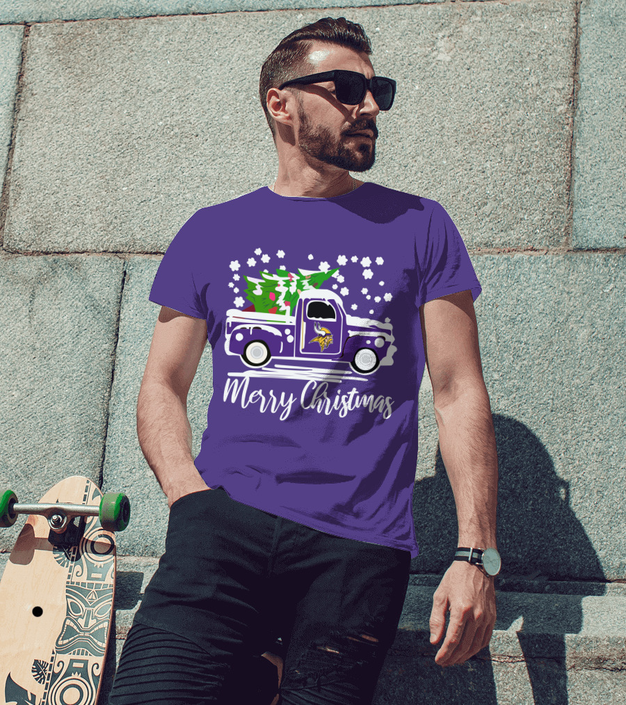 Merry Christmas Minnesota Vikings Vintage Car With Christmas Tree T-Shirt