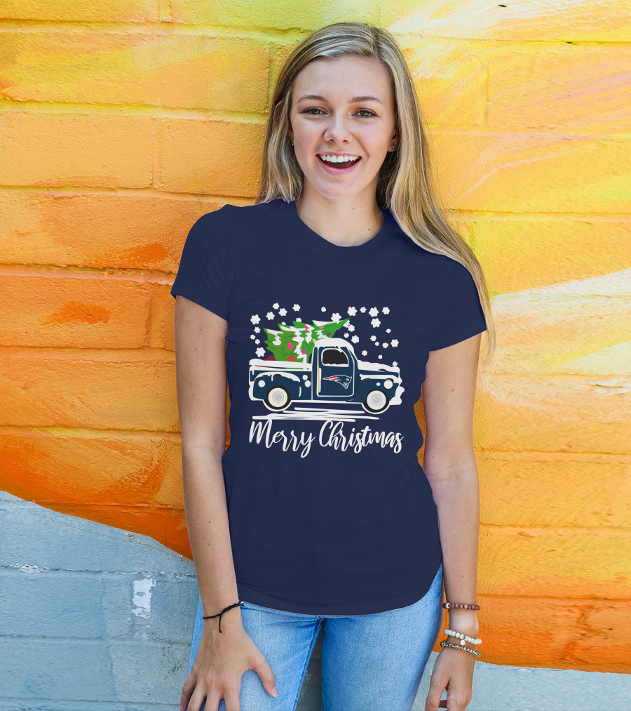 New England Patriots Vintage Truck Merry Christmas Snowflakes Tree T-Shirt