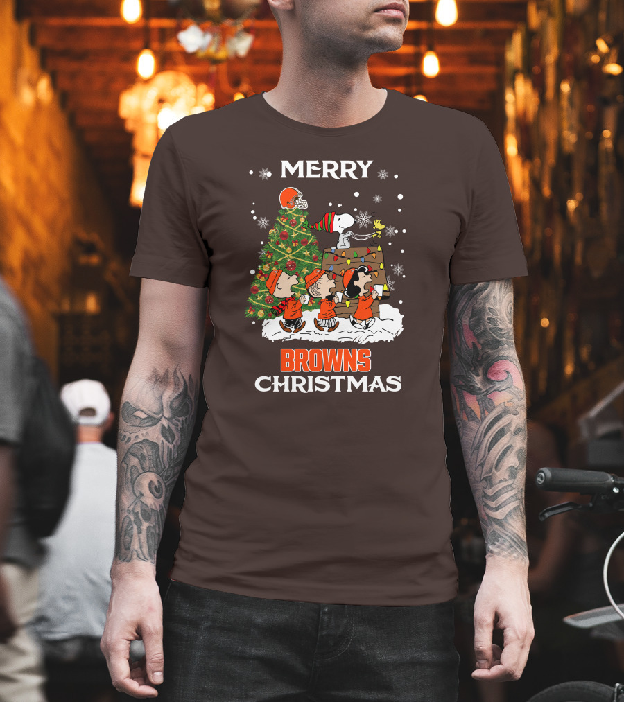 Merry Browns Christmas Peanuts Christmas Tree Celebration T-Shirt