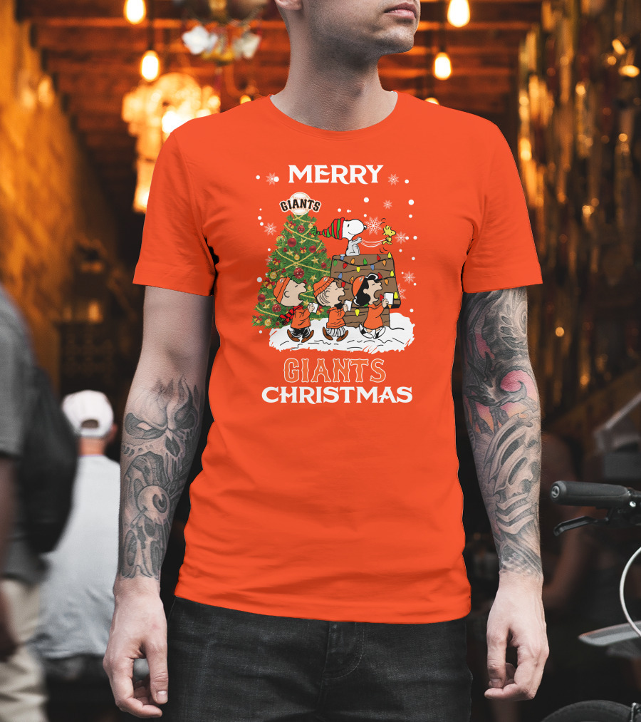 Merry Christmas San Francisco Giants Peanuts Tree T-Shirt
