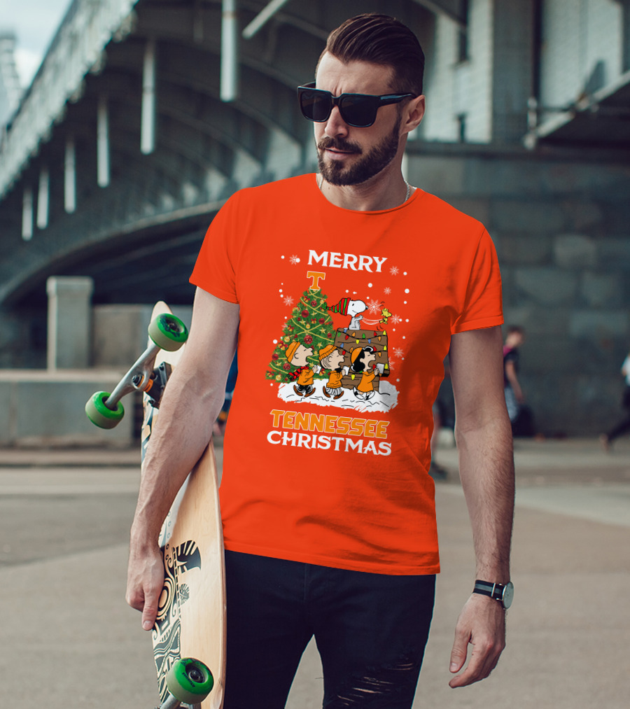 Merry Tennessee Christmas Peanuts Tree With Snoopy And Friends T-Shirt
