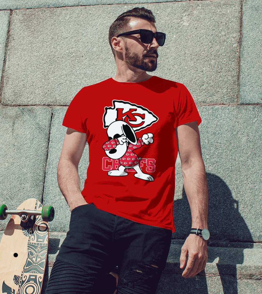 Kansas City Chiefs Snoopy KC Logo Dabbing Chiefs T-Shirt