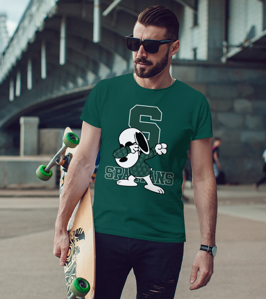 Michigan State Spartans Snoopy Dabbing Football Cartoon Peanuts T-Shirt