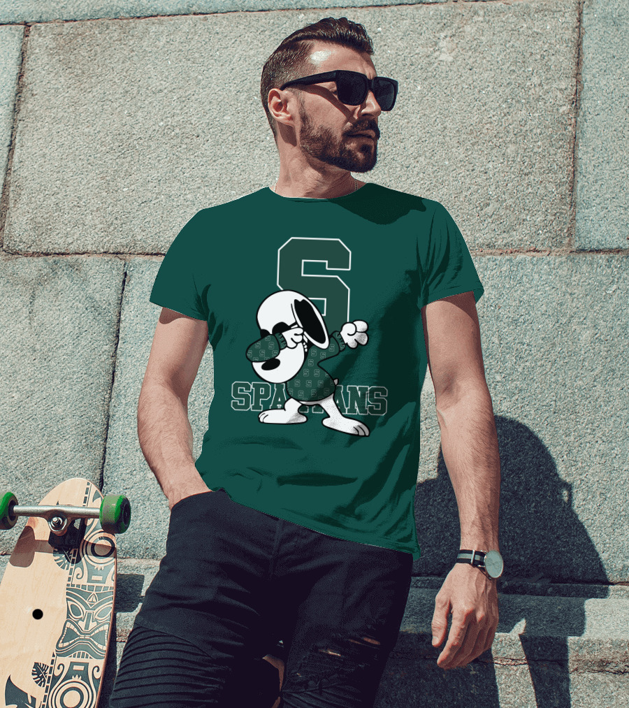 Michigan State Spartans Snoopy Dabbing Football Cartoon Peanuts T-Shirt