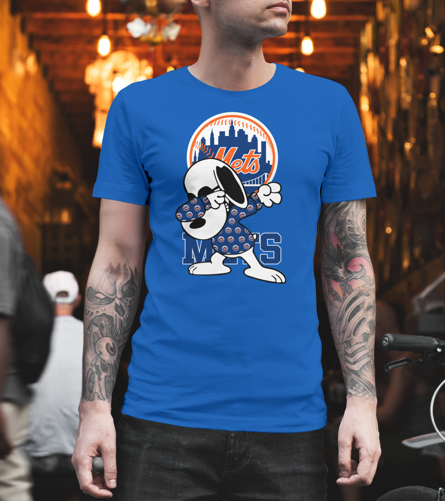 New York Mets Snoopy Dabbing Mets Logo Skyline T-Shirt