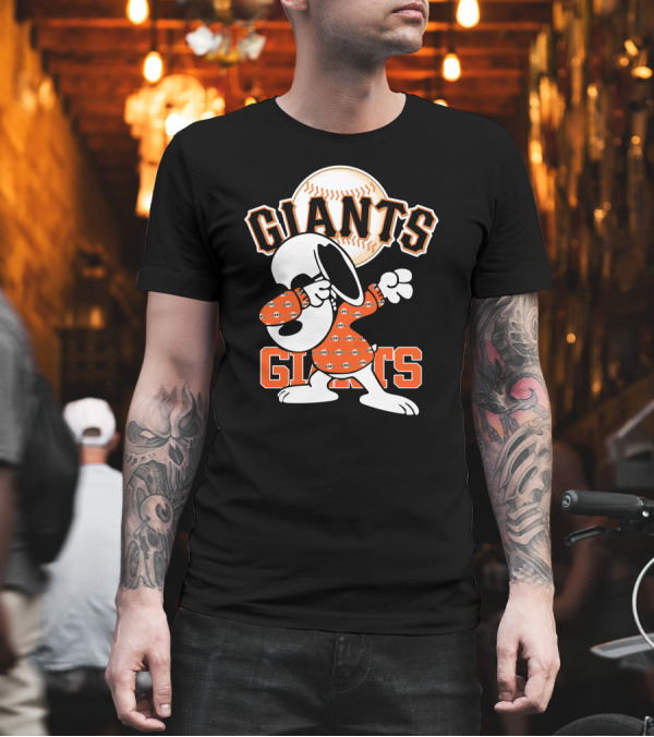 San Francisco Giants Snoopy Dabbing Baseball T-Shirt San Francisco Giants Snoopy Dabbing Baseball T-Shirt