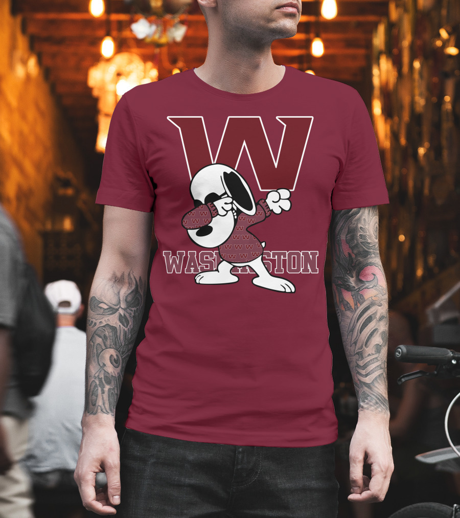 Washington Snoopy Dabbing with W T-Shirt