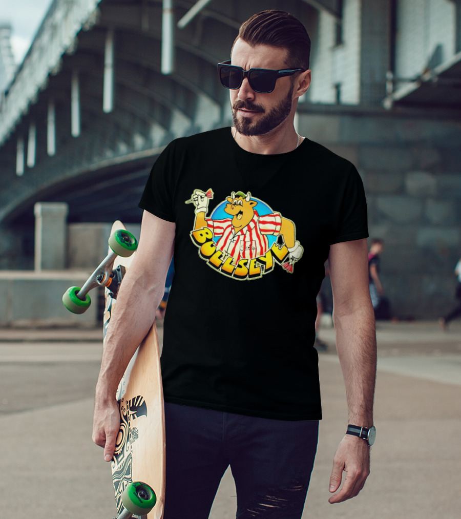 Bullseye Cartoon Bull With Darts Retro TV Show T-Shirt
