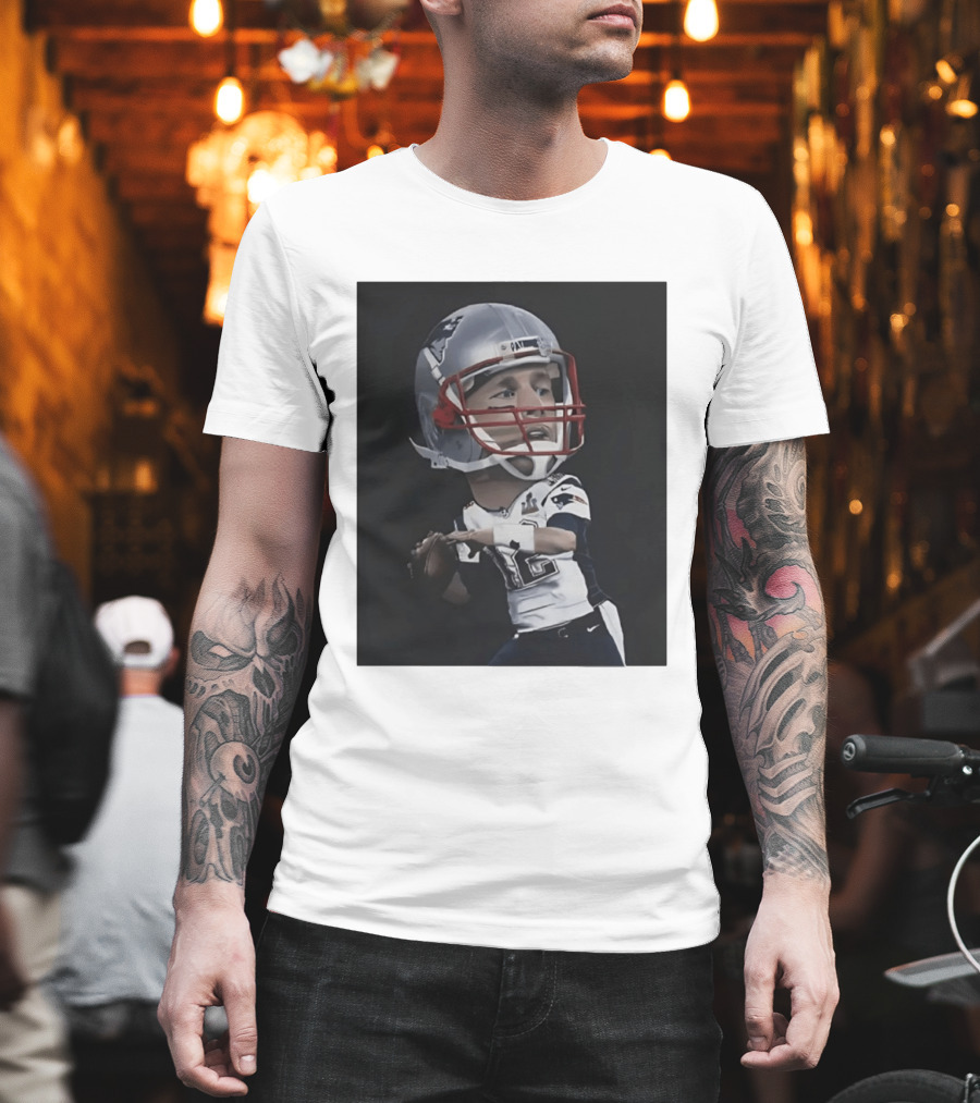 Tom Brady New England Patriots Caricature Super Bowl MVP Quarterback 12 Football Helmet T-Shirt