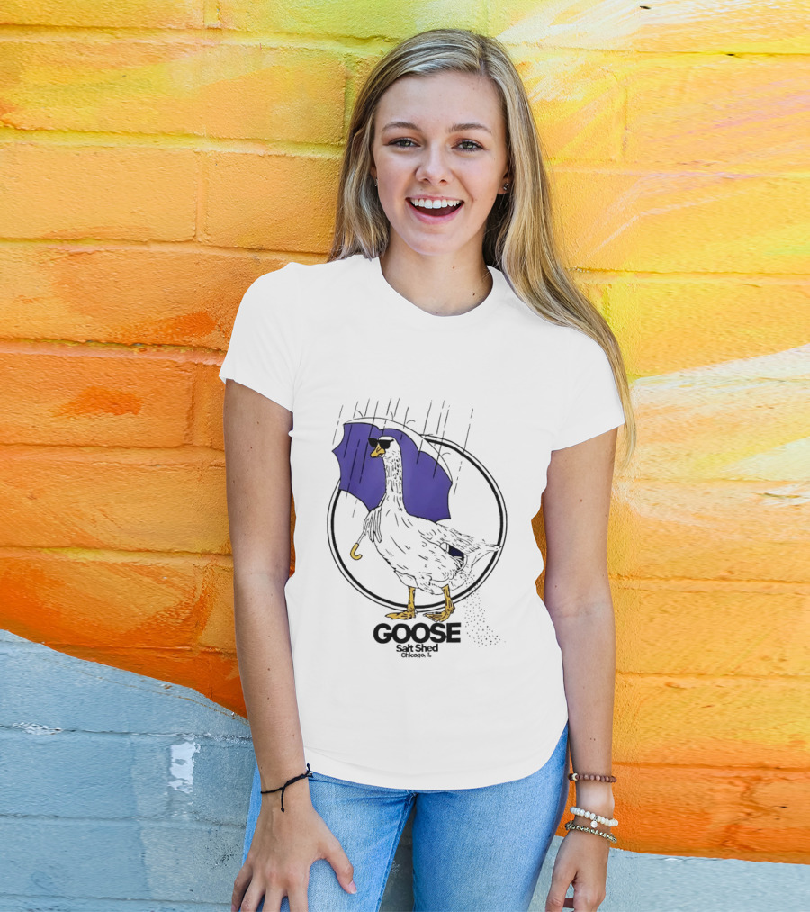 Goose Salt Shed Chicago IL Purple Umbrella Rain T-Shirt