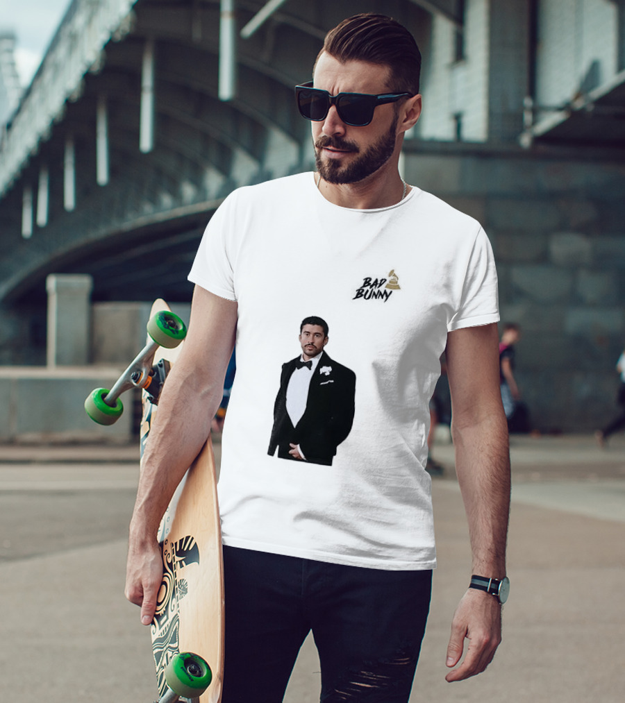 Bad Bunny Grammys Debi Tirar Mas Fotos Album Of The Year T-Shirt