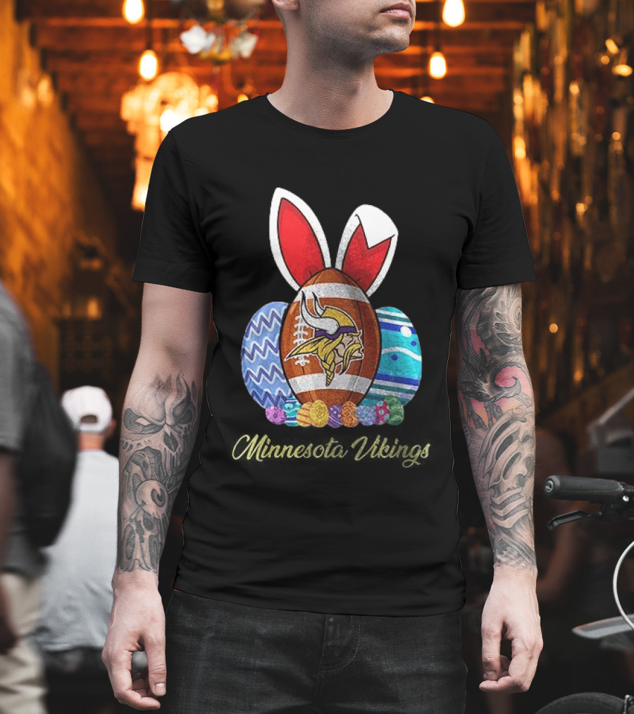 Minnesota Vikings Buc Ees Easter Day Some Bunny Loves The Vikings T-Shirt