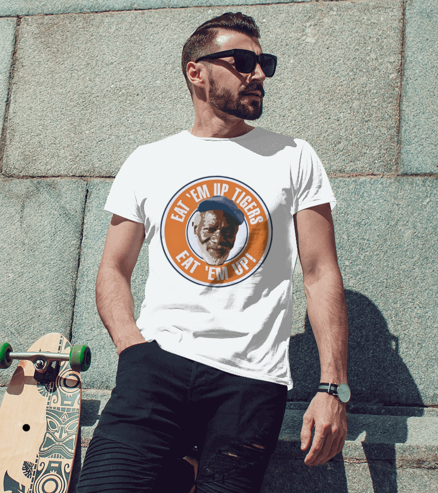 Eat 'Em Up Tigers Eat 'Em Up Vintage Style Motivational T-Shirt