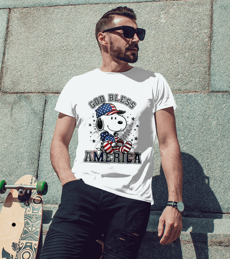 Peanuts Snoopy God Bless America Stars And Stripes T-Shirt