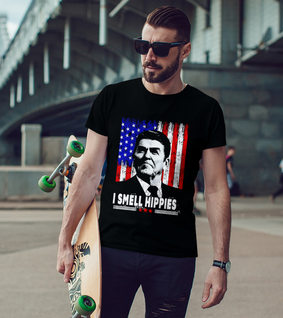 I Smell Hippies Reagan USA Flag Stars And Stripes T-Shirt