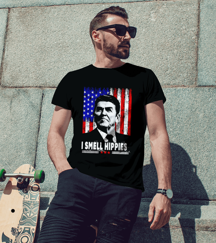 I Smell Hippies Reagan USA Flag Stars And Stripes T-Shirt