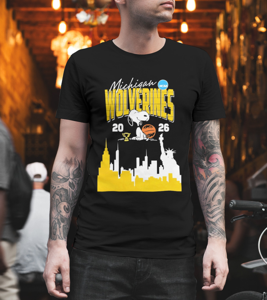 Michigan Wolverines NCAA Basketball Snoopy City Skyline 2026 T-Shirt