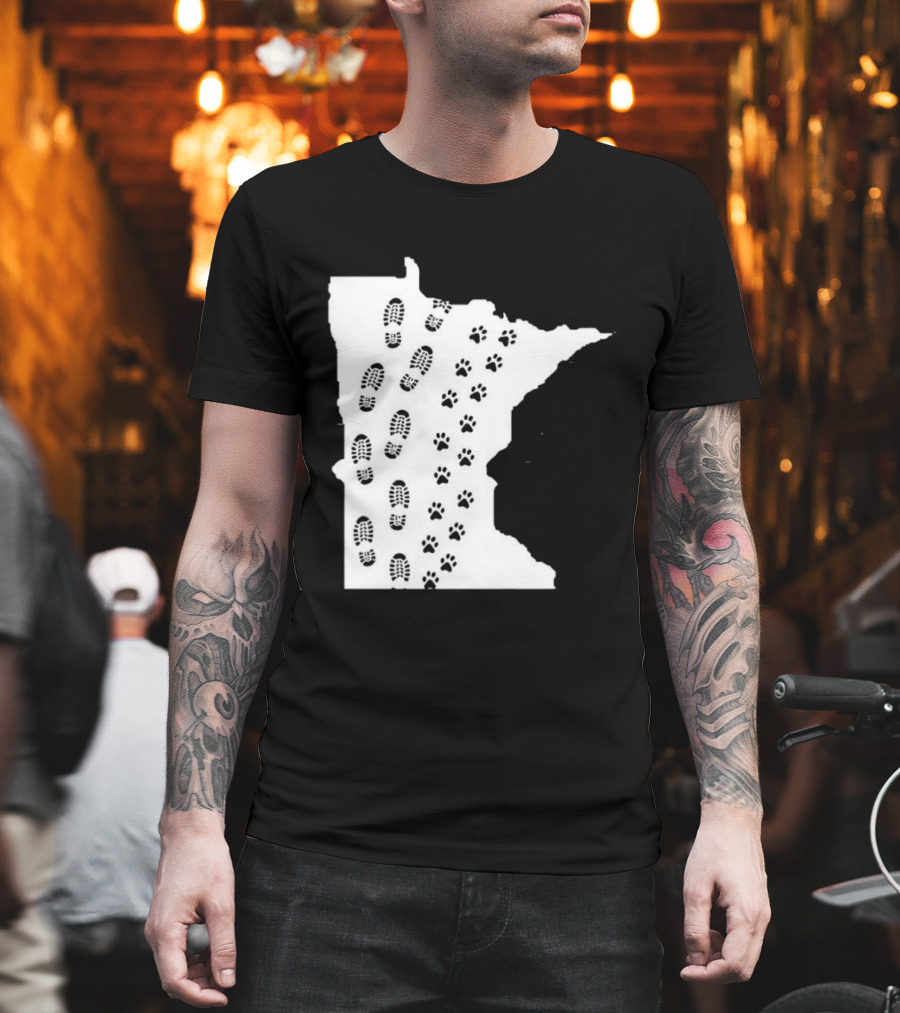 Minnesota Map Footprints and Paw Prints Outdoor Adventure T-Shirt