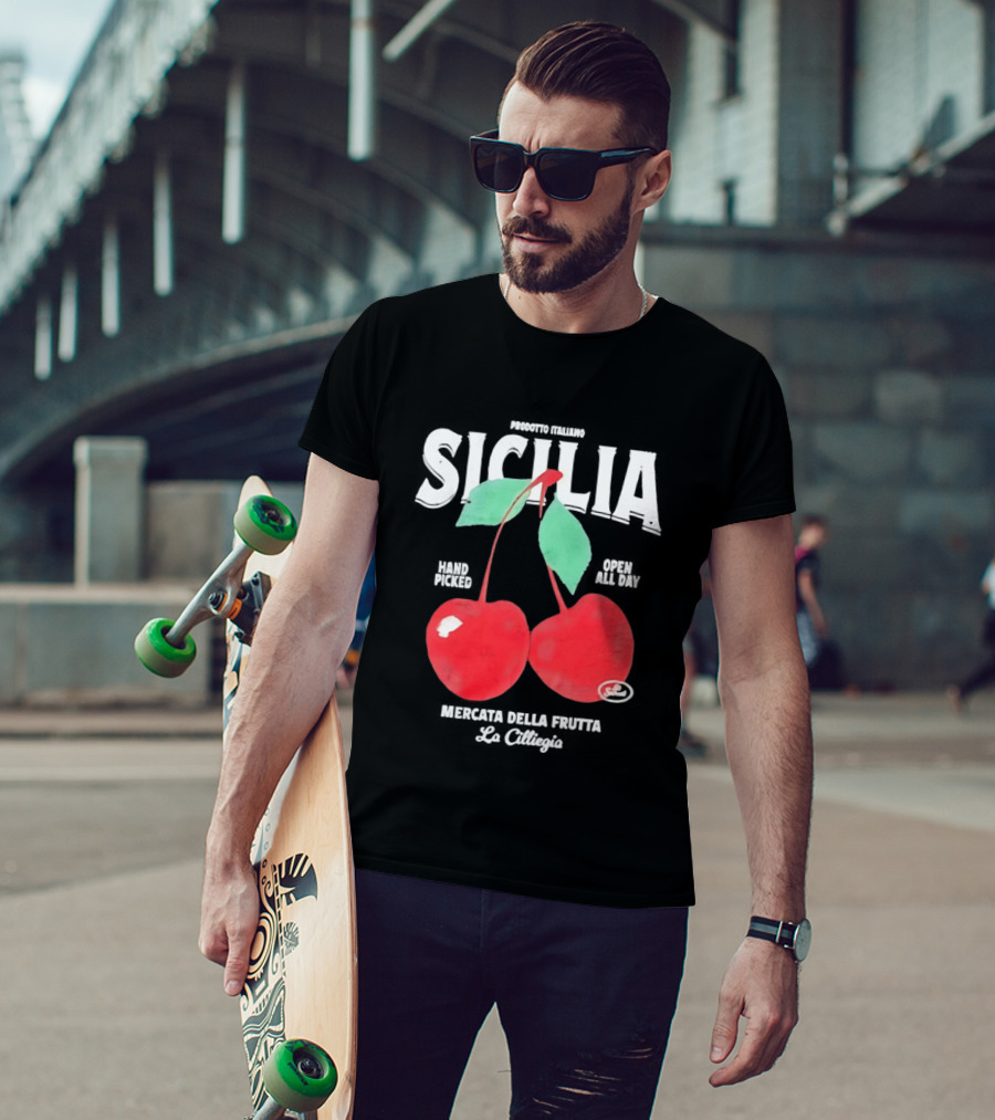 Prodotto Italiano Sicilia Mercatino Della Frutta La Ciliegia Hand Picked Open All Day Cherries T-Shirt