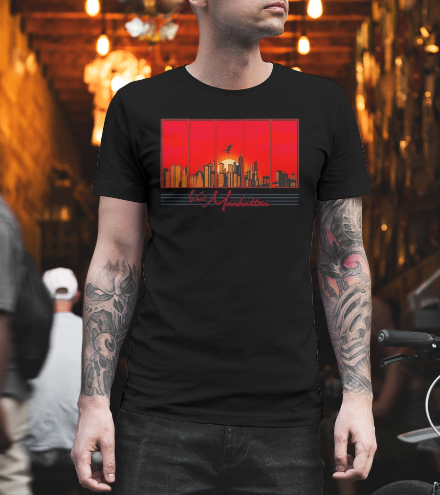 Visit Manhattan Skyline Sunlit Silhouette Red Sunset T-Shirt