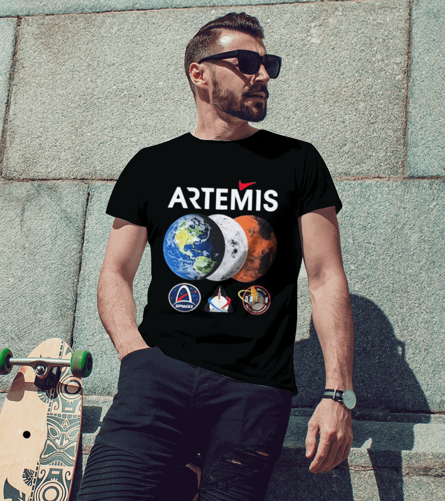 Artemis SpaceX Orion Mission Moon Earth Mars T-Shirt