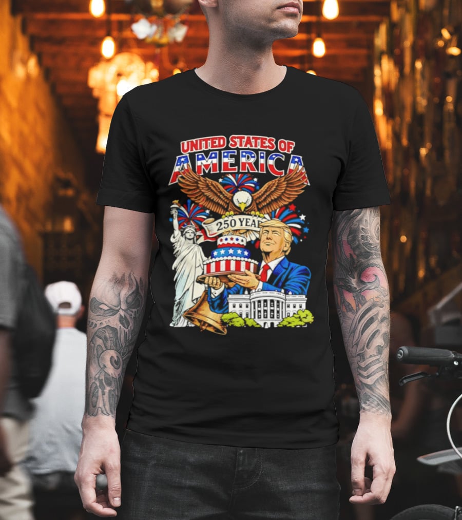 United States Of America 250 Years Celebration 4th Of July Trump With Birthday Cake And Eagle T-Shirt