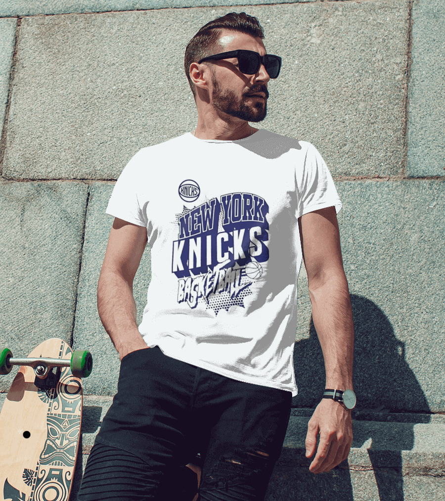 New York Knicks NBA Basketball Team Official Merchandise T-Shirt