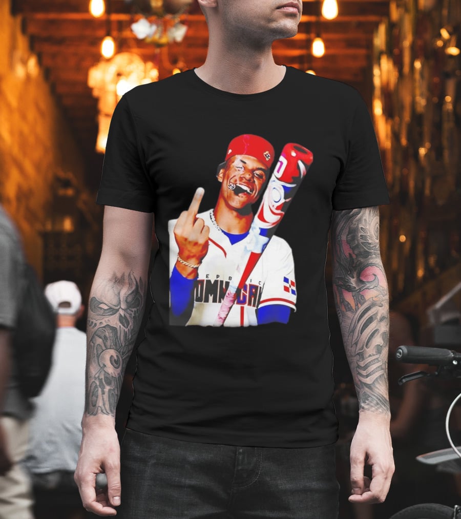 Juan Soto Dominican Republic Baseball Smoking Gesture Middle Finger T-Shirt