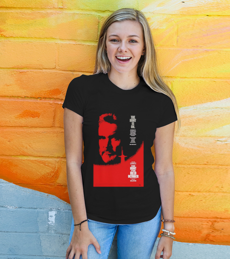 The Hunt Is On For The Hunt For Red October 1990 Movie Sean Connery Alec Baldwin T-Shirt