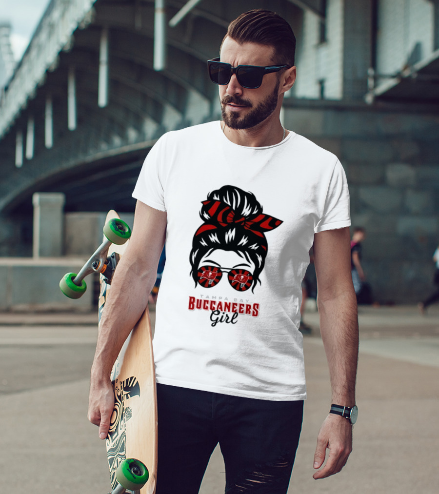 Tampa Bay Buccaneers Girl Messy Bun Glasses Bow And Sunglasses Fan T-Shirt