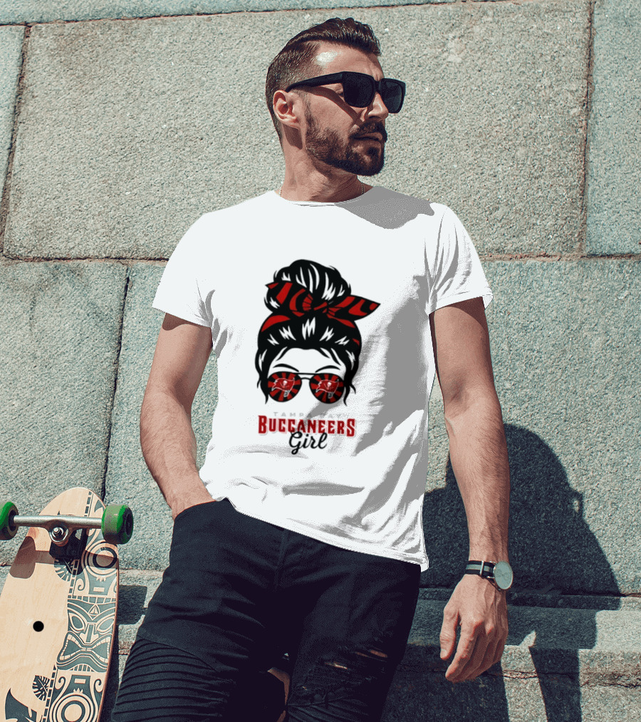 Tampa Bay Buccaneers Girl Messy Bun Glasses Bow And Sunglasses Fan T-Shirt