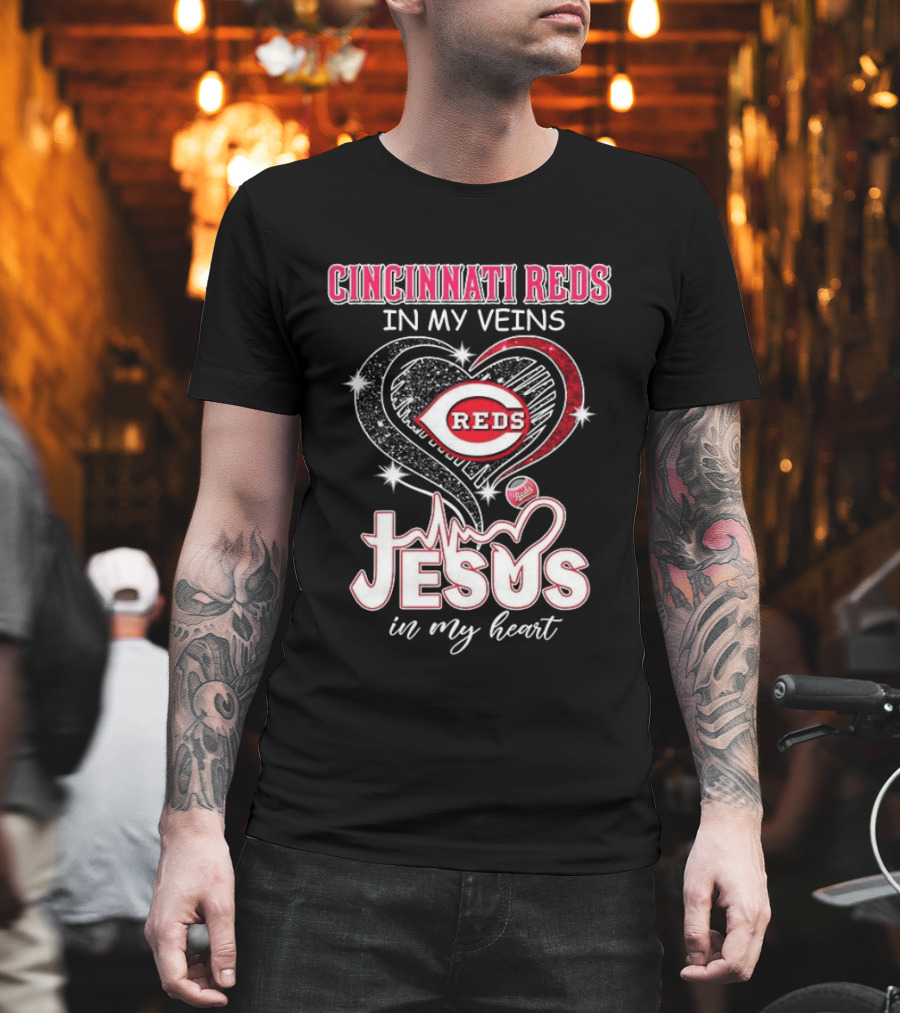 Cincinnati Reds in My Veins Jesus in My Heart Bling Bling Christian Heart T-Shirt