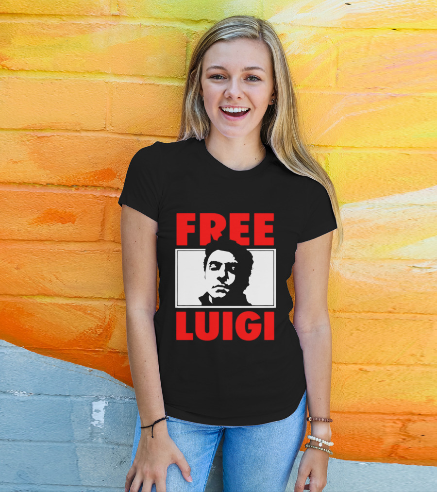 Free Luigi Mangione Shot Face Red T-Shirt