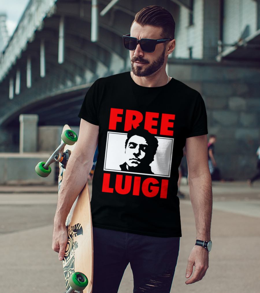 Free Luigi Mangione Shot Face Red T-Shirt