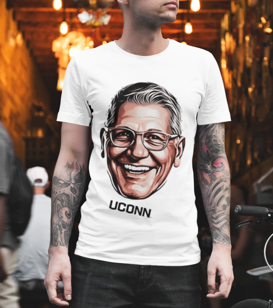 Geno Auriemma UConn Women's Basketball Coach Big Face T-Shirt